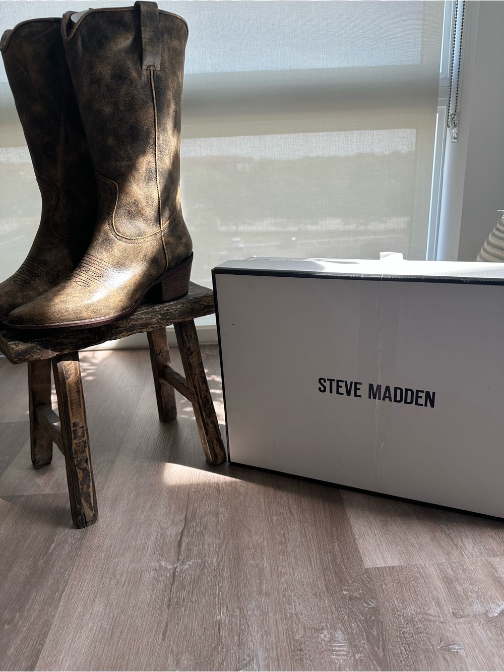 Albany Brown Distressed Steve Madden Boots - Picture 14 of 15